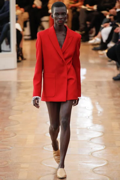 Look 37